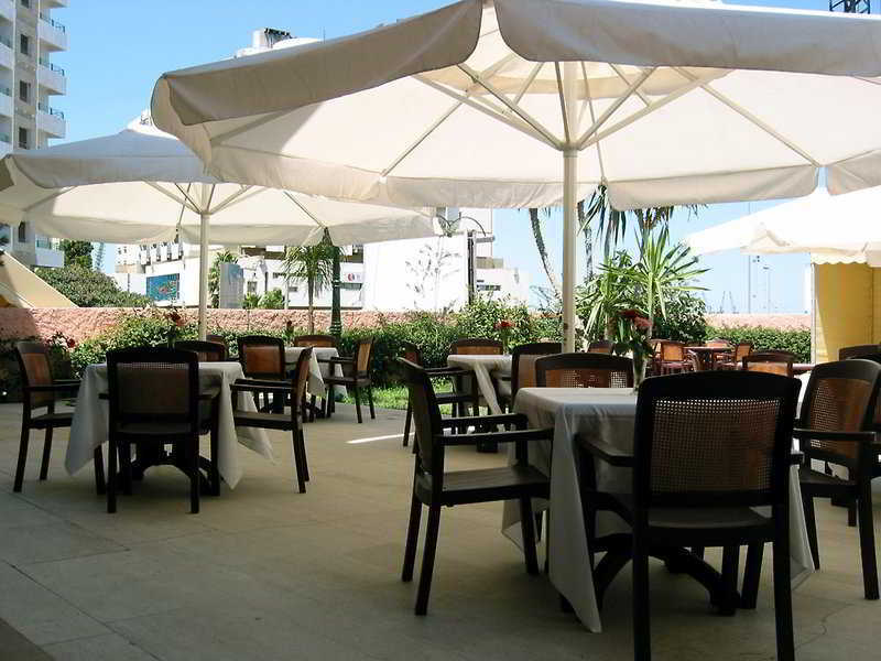 El Oumnia Puerto & Hotel